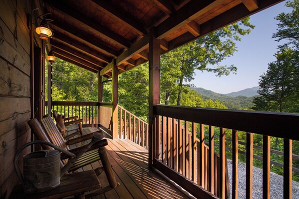 Property grounds - Almost Heaven log cabin mountain escape (Bryson City)