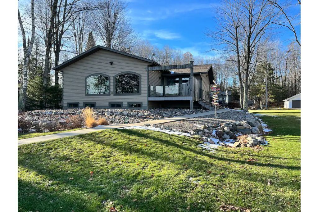 Enjoy All that Northern Wi has to Offer. Lake home for rent