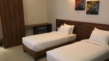 Executive Double Room | Desk, free WiFi