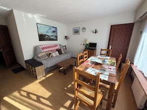 TV, DVD player - Seasonal rental Contamines Montjoie 5 minutes from the ski lifts in winter (Les Contamines-Montjoie)