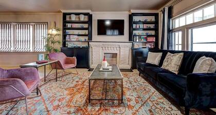 🌿 Boho Glam Bungalow in Historic OKC | 3BR/2BA | Walkable + Central! 🌿