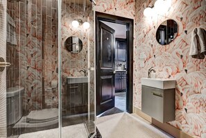 Bathtub, hair dryer, towels