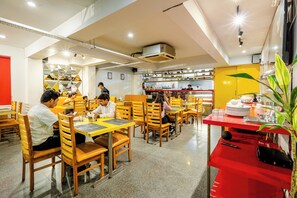 Restaurant - Lime Tree Luxury Studio (Gurugram)