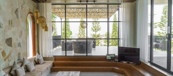 Sunshine City View Villa 6BR wth a private Heated Pool