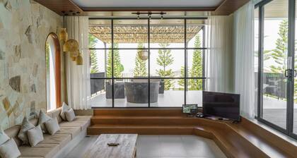 Sunshine City View Villa 6BR wth a private Heated Pool