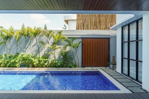 Kolam renang outdoor