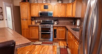 Spacious, Mystic Woodlands Lodge