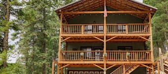 Spacious, Mystic Woodlands Lodge