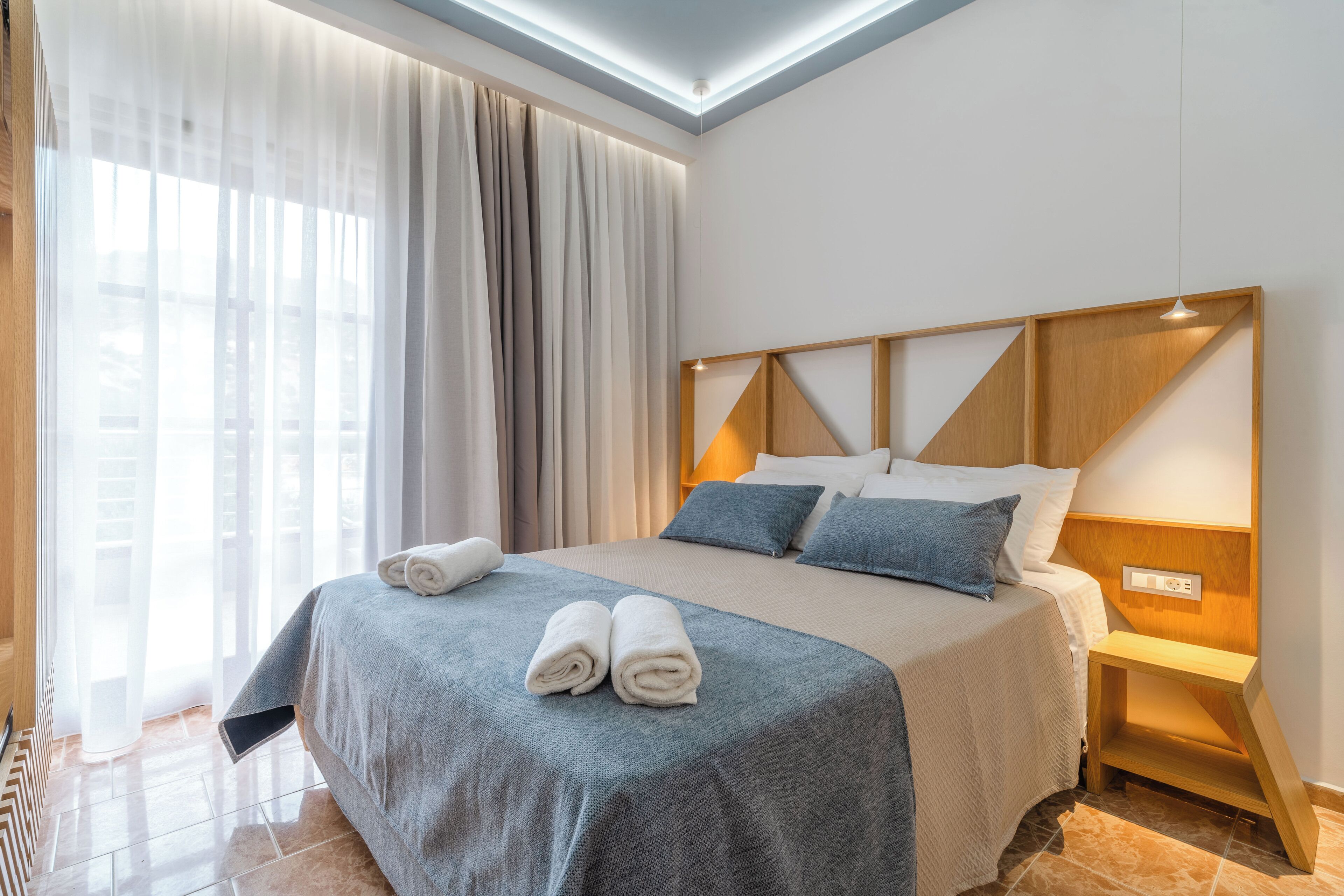 デラックス ルーム | エジプト綿のシーツ、高級寝具、ピロートップベッド、セーフティボックス (室内)