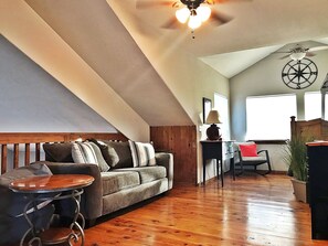 TV - Pura Vida Private Pool, Wi-Fi, @ Frio River Vacation Rentals (Concan)
