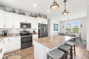 Fridge, microwave, oven, stovetop - (4 Minute Walk to Beach) Screened in porch & MBR on ground level (Cape San Blas)