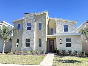 Exterior - Cinema Paradise: Last Minute Deal Private Pool/Spa (Davenport)