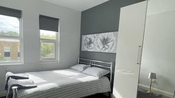 2 bedrooms, iron/ironing board, WiFi, bed sheets