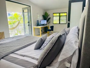 3 quartos, escrivaninha, Wi-Fi de cortesia, roupa de cama