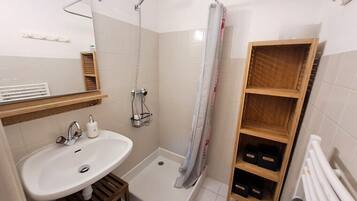 Hair dryer, towels
