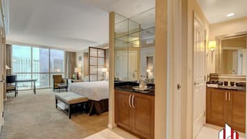 In-room safe, desk, iron/ironing board, free WiFi