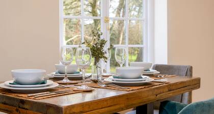 Two bedroom Cottage walled garden