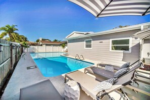 Outdoor pool - 5BR/4B Tampa Bay Resort Style Private Pool Oasis (Tampa)