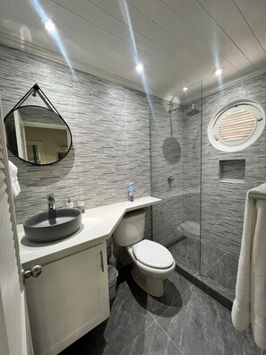 Hair dryer, towels - Beautiful West Coast villa, shared pool, Inc Fairmont Beachclub access for four. (Porters)
