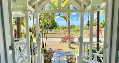 Beautiful West Coast villa, shared pool, Inc Fairmont Beachclub access for four.