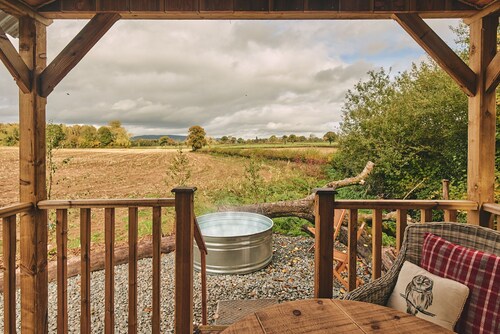 Big Sky Hideaway - Luxury Cottages