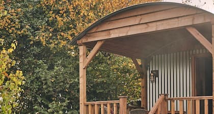 Big Sky Hideaway - Luxury Cottages