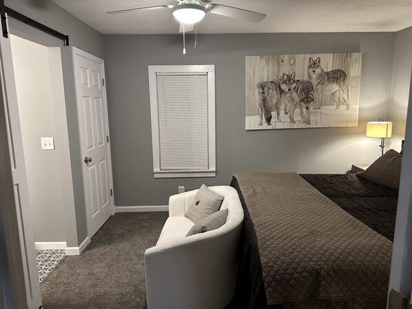 4 slaapkamers, een strijkplank/strijkijzer, wifi, beddengoed