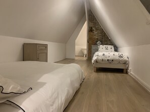 5 Schlafzimmer, Bügeleisen/Bügelbrett, Reisekinderbett, kostenloses WLAN