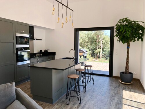 Villa heated pool & garden •Town center 5 min •Beaches 10 min •Cleaning included