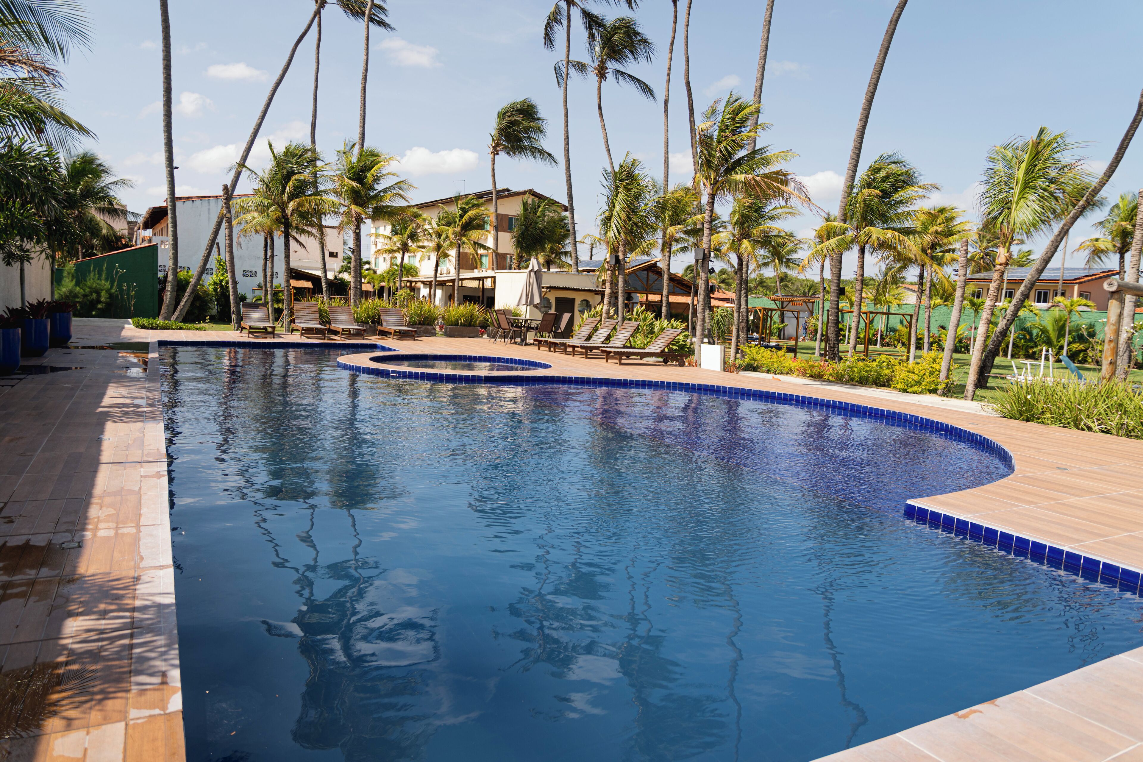 حمّام سباحة خارجي