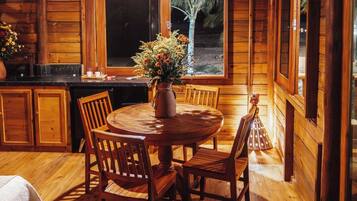 奢華單棟小屋, 1 間臥室, 按摩浴缸, 向海 | 迷你吧、獨特設計、免費 Wi-Fi、床單