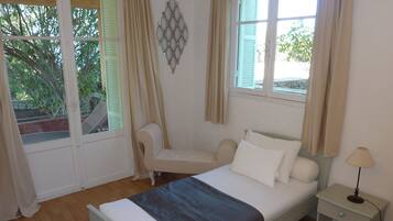 4 bedrooms, in-room safe, iron/ironing board, travel crib
