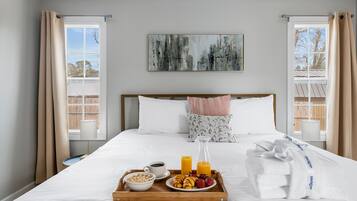 3 bedrooms, iron/ironing board, internet