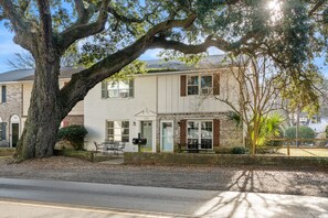 Exterior - Old Village Getaway | 5 Minute Drive To The Beach (Mount Pleasant)