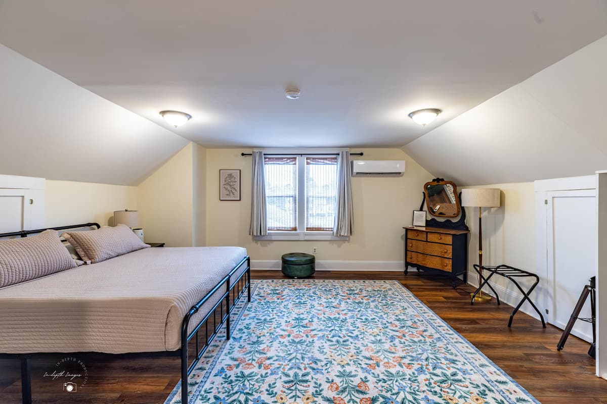 Deluxe Room | 1 bedroom, free WiFi