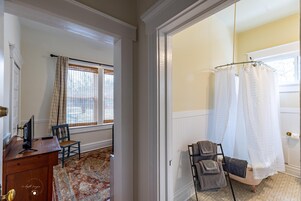 Junior Room | 1 bedroom, individually decorated, individually furnished, free WiFi