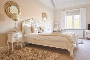 8 dormitoris, planxa i posts de planxar i wifi gratuïta