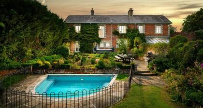 Downwood Vineyard Manor in Idyllic Countryside