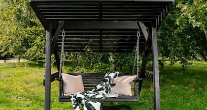 Romantic Hideaway with a Private Hot Tub