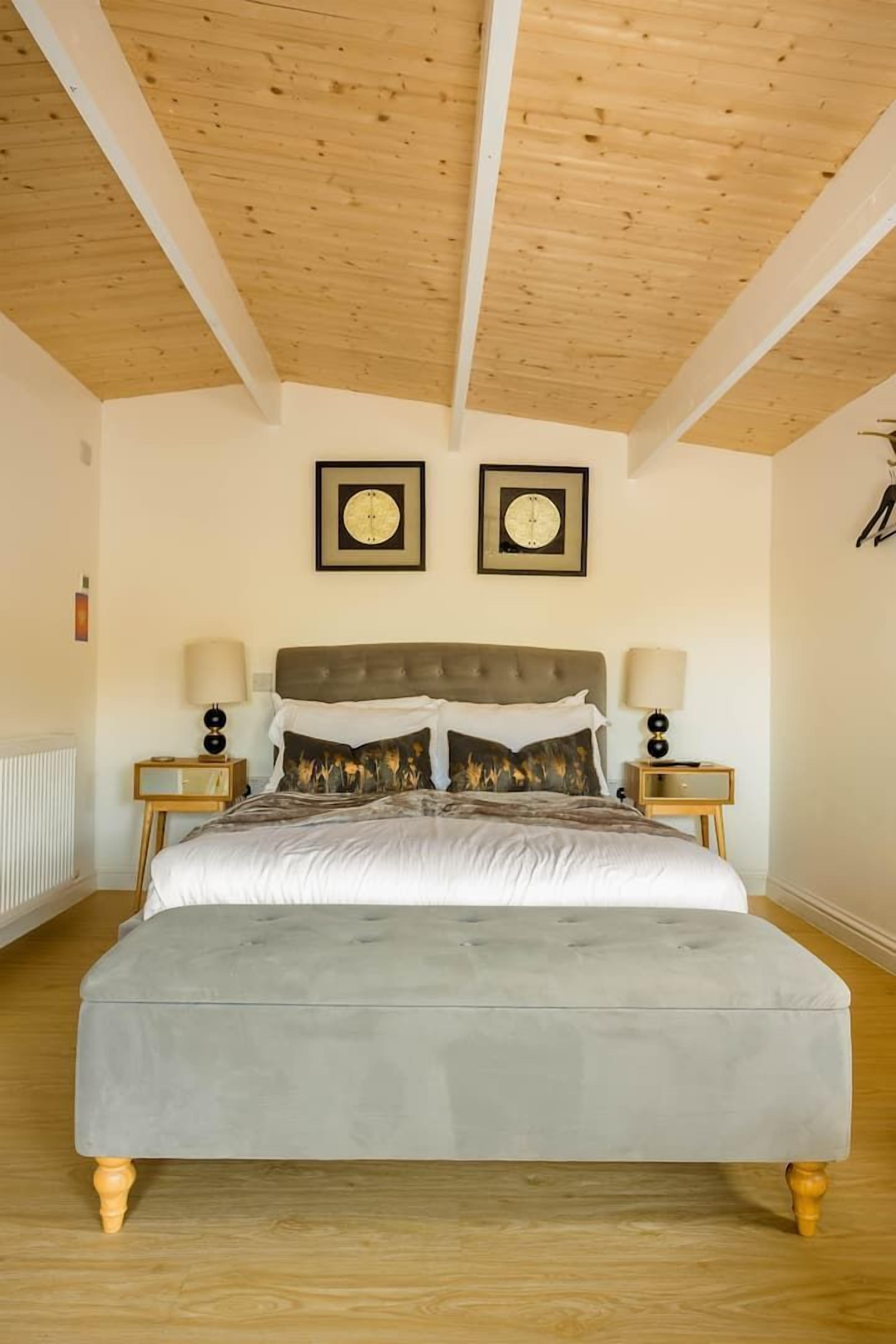 1 bedroom, iron/ironing board, free WiFi