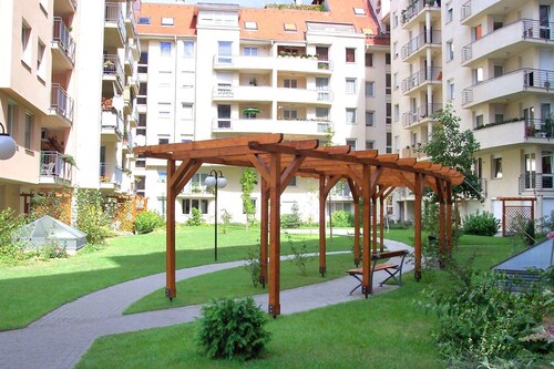 Idyllic Apartment w/ a Private Patio and Huge Communal Garden! (Pet-Friendly)