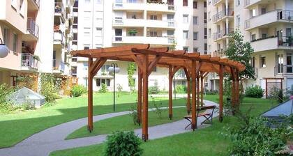 Idyllic Apartment w/ a Private Patio and Huge Communal Garden! (Pet-Friendly)