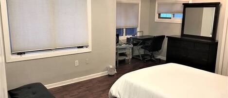 2 bedrooms, desk, iron/ironing board, free WiFi