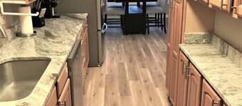 2BR Lake House 40ftDockAccess