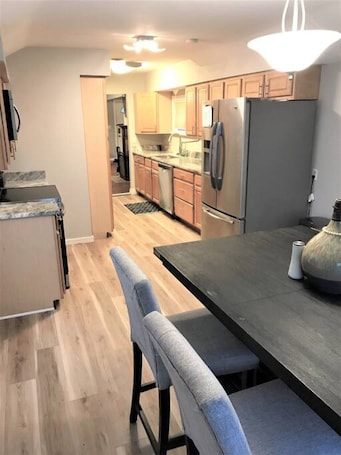 Fridge, microwave, oven, stovetop. 2BR Lake House 40ftDockAccess