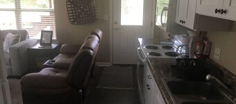 a cozy, quiet, rural hideaway close to everything2