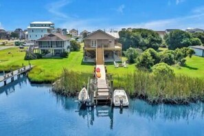 Exterior - Sunset Sound Cottage -Waterfront with sweeping sound views -2 min walk to beach (North Topsail Beach)