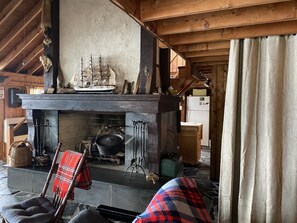 Interior - Secluded Katahdin View, Lakefront Bliss & Beach Cove Retreat (Millinocket)