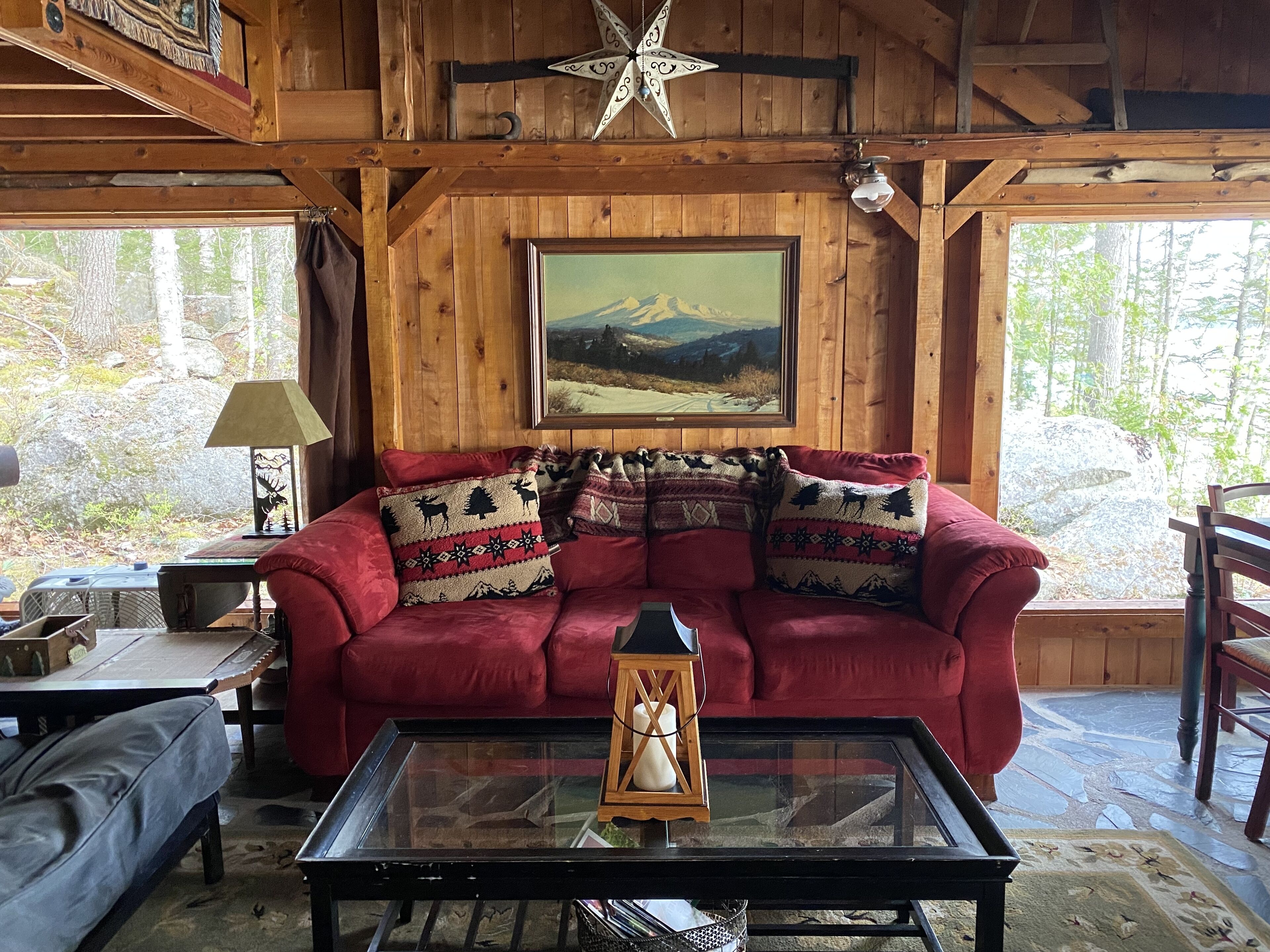 Foyer, lecteur de DVD, livres