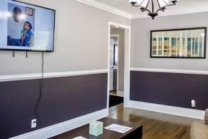 Interior - The Casa #2 - Close 2 UNCSA/DT/I40/Hospitals/Shopping (Winston-Salem)